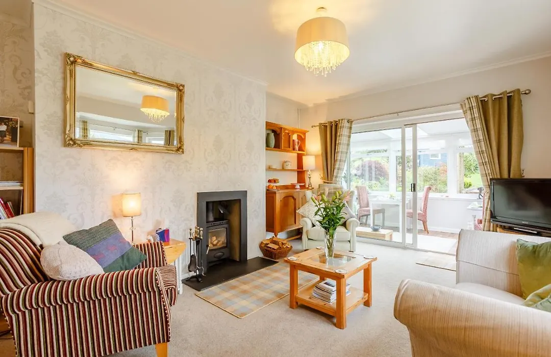 Urquhart Bay B&B-1